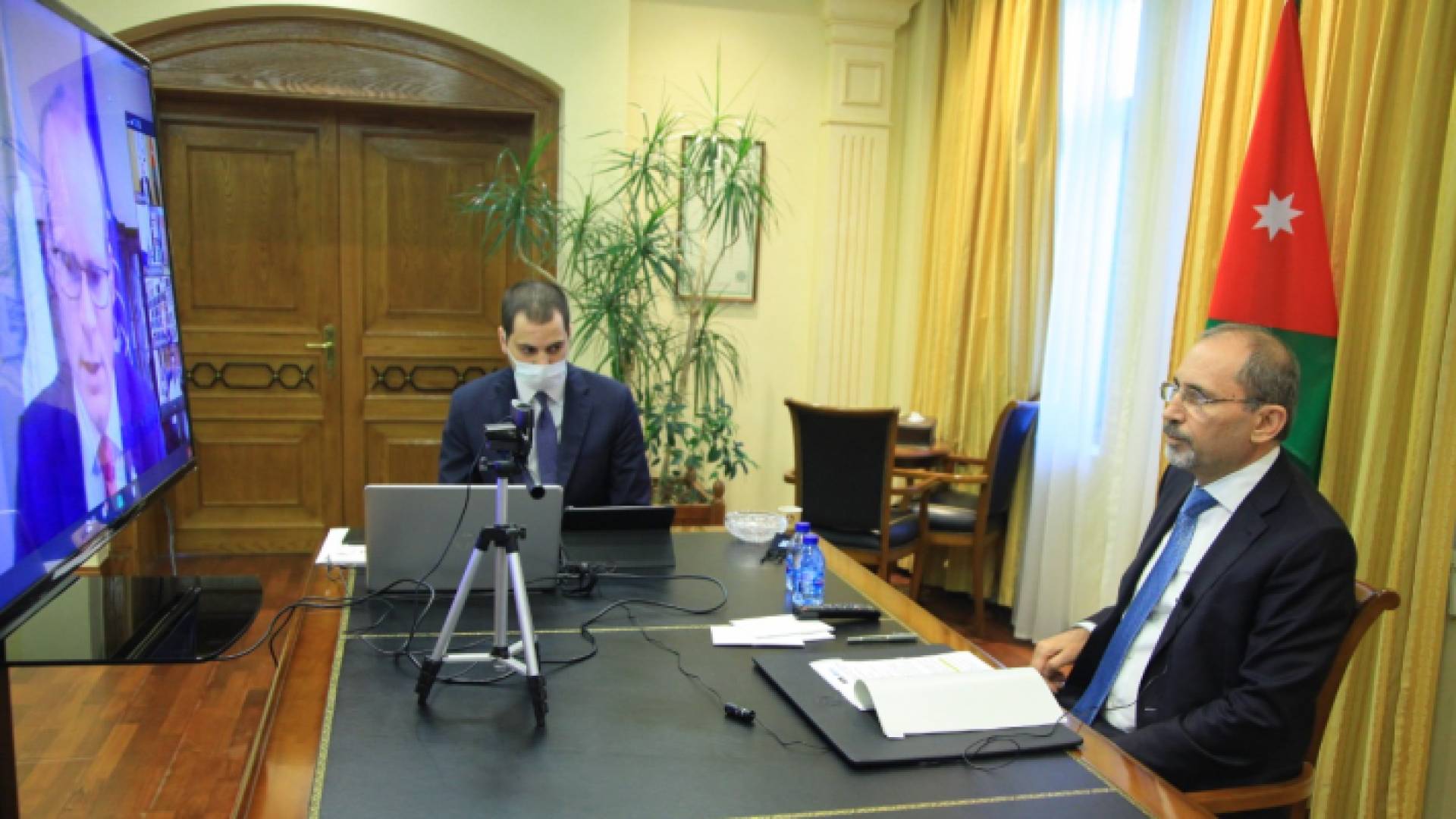 وزير الخارجية يؤكد أهمية العمل متعدد الأطراف لمواجهة التحديات المشتركة