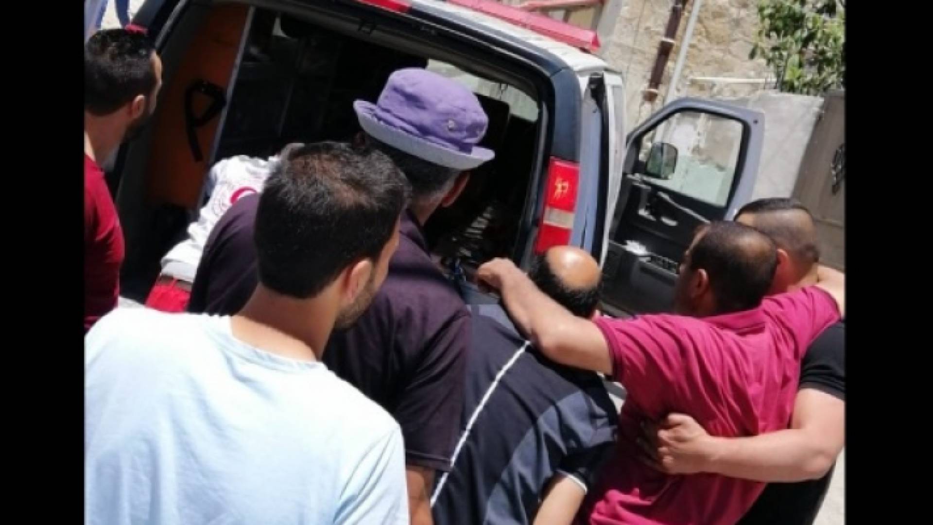 تعرض ضابط بالشرطة الفلسطينية لضرب مبرح من قبل مستوطنين