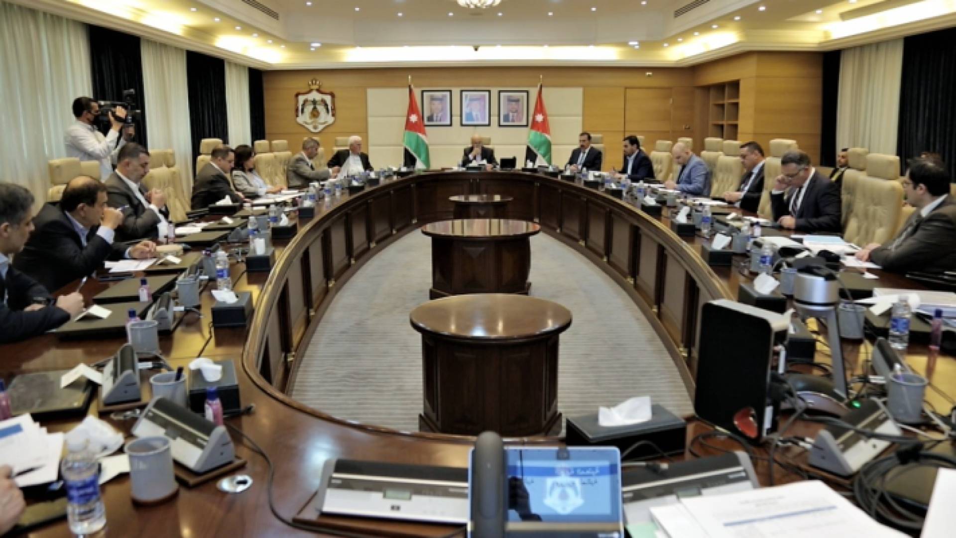 الرزاز يترأس اجتماعا للفريق الاقتصادي لبحث تداعيات أزمة كورونا