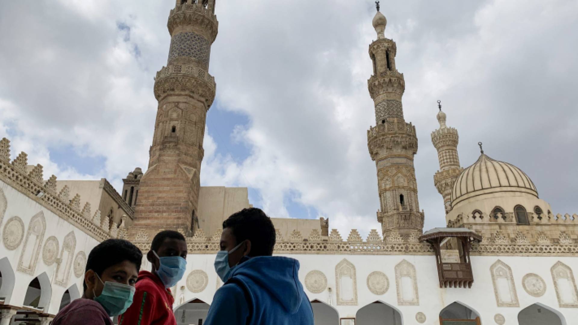 الحكومة المصرية تكشف عن خطتها لإعادة فتح دور العبادة، وذلك اعتبارا من الأول شهر يوليو المقبل