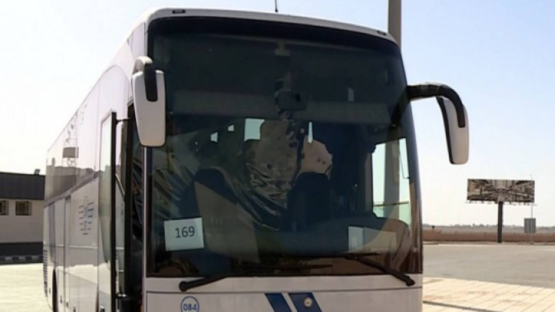 حافلة قادمة من السعودية