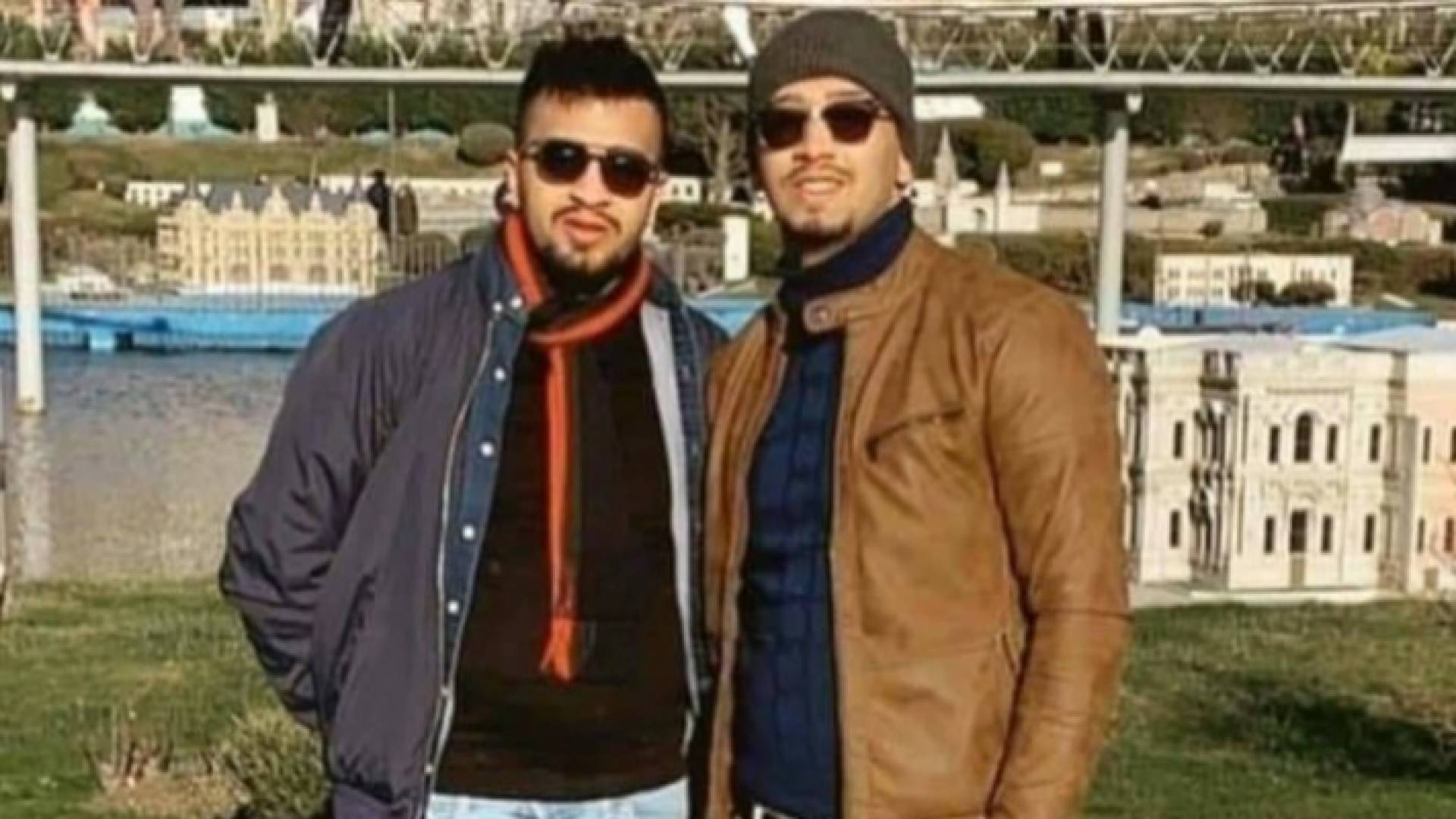 صورة الشقيقان - وسائل التواصل الاجتماعي