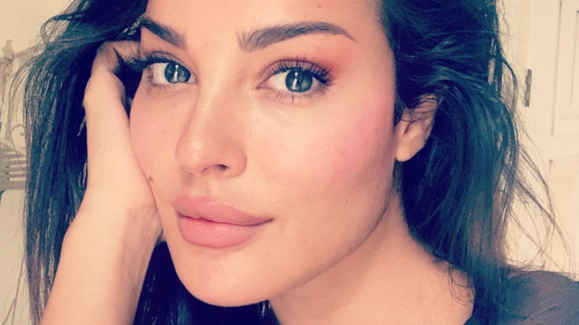 الفنانة اللبنانية نادين نجيم