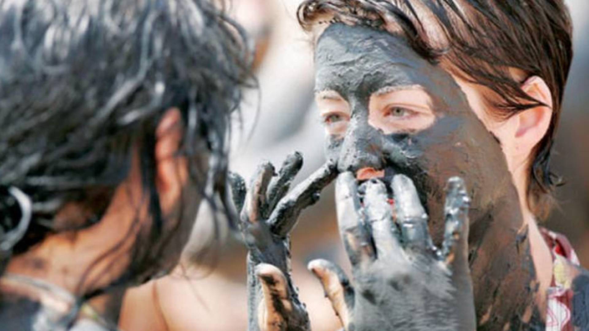 سواح في منطقة البحر الميت- أرشيف