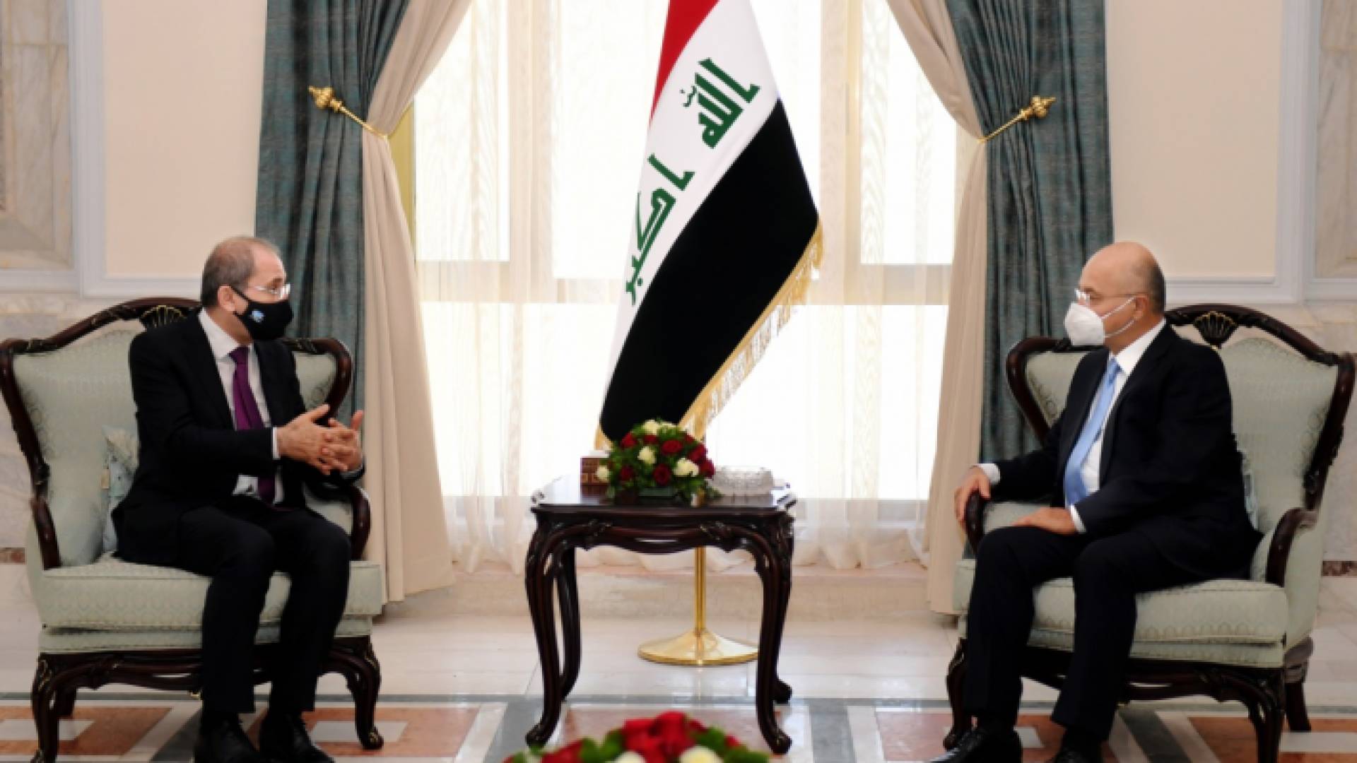 الصفدي ينقل رسالة من الملك للقيادة العراقية ويلتقي مسؤولين