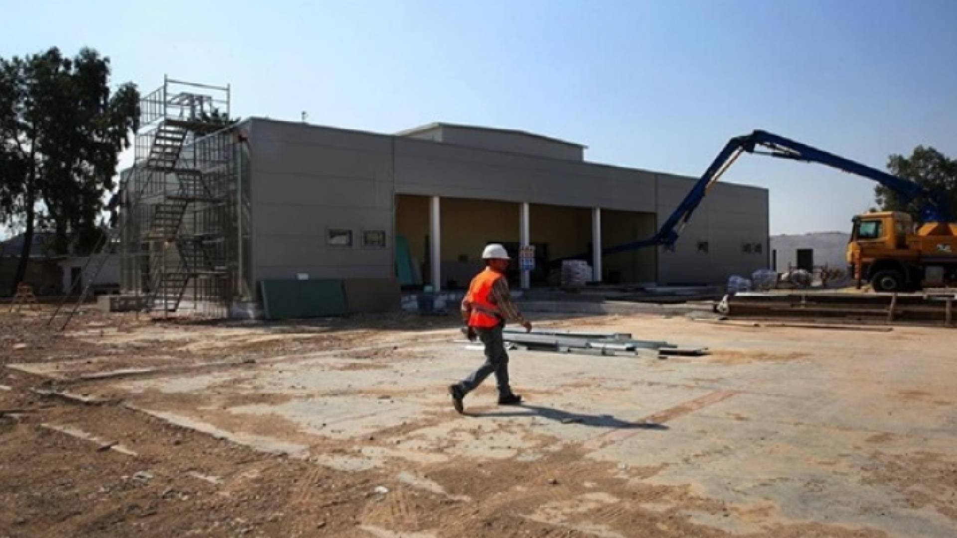 تقع المساجد الرسمية الوحيدة في اليونان في شمال البلاد