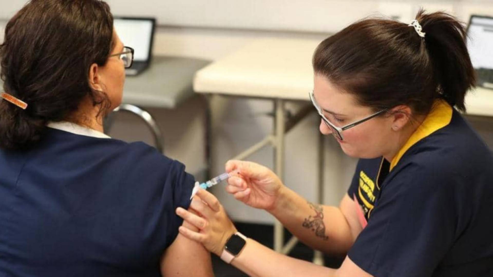 سباق اللقاحات ضد كورونا.. هل يحمل الصيف مفاجآت سارة؟