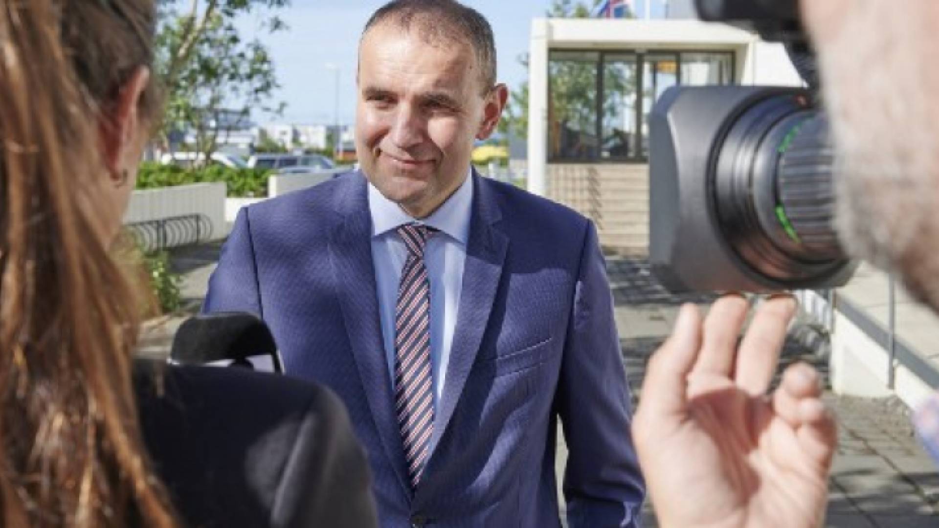 رئيس آيسلندا المنتهية ولايته غودني يوهانسون