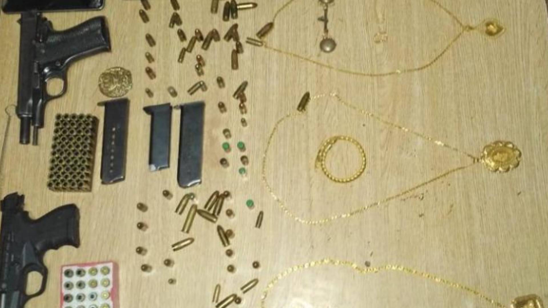 ضبط 3 أشخاص سرقوا مصاغا ذهبية ومبالغ مالية في الرصيفة