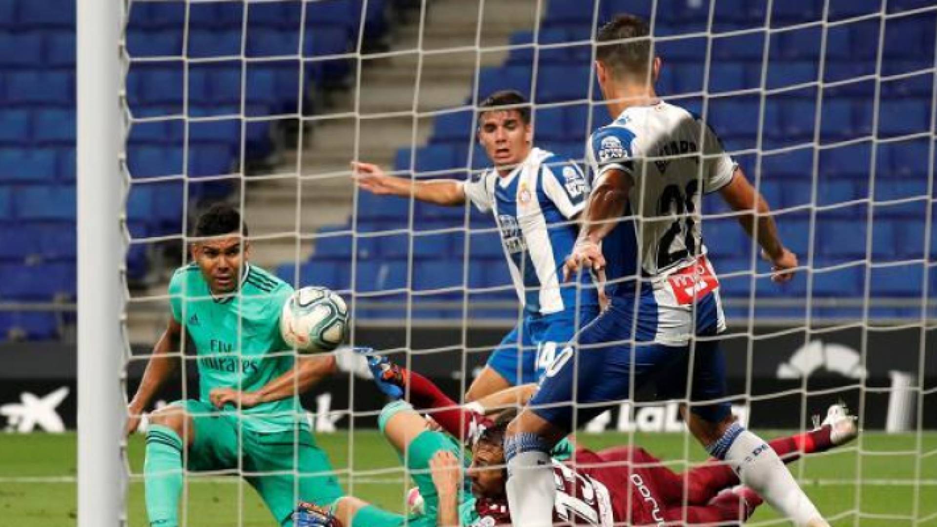 ريال مدريد يتزعم الليجا منفردا