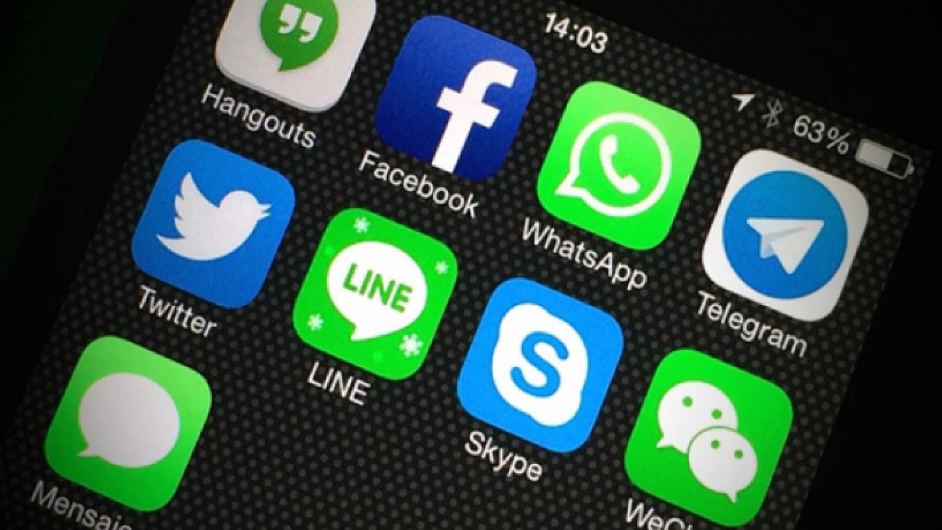 الحكومة تحجب كافة تطبيقات التراسل في المناطق التي يعقد فيها امتحانات "التوجيهي"