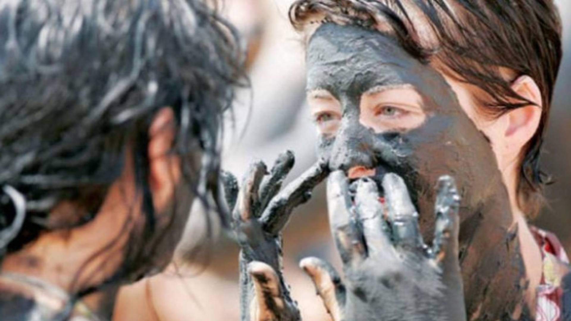 سواح في منطقة البحر الميت- أرشيف