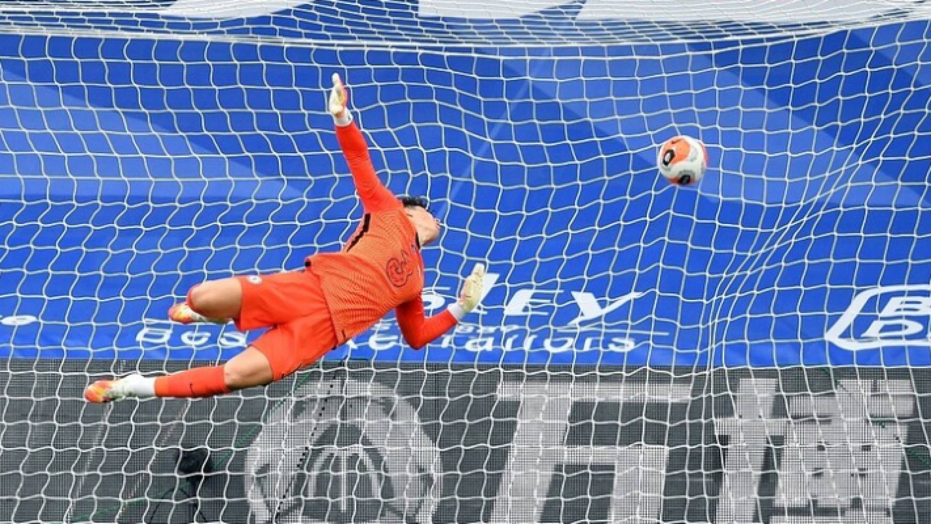 تشيلسي يفلت من كمين كريستال بالاس