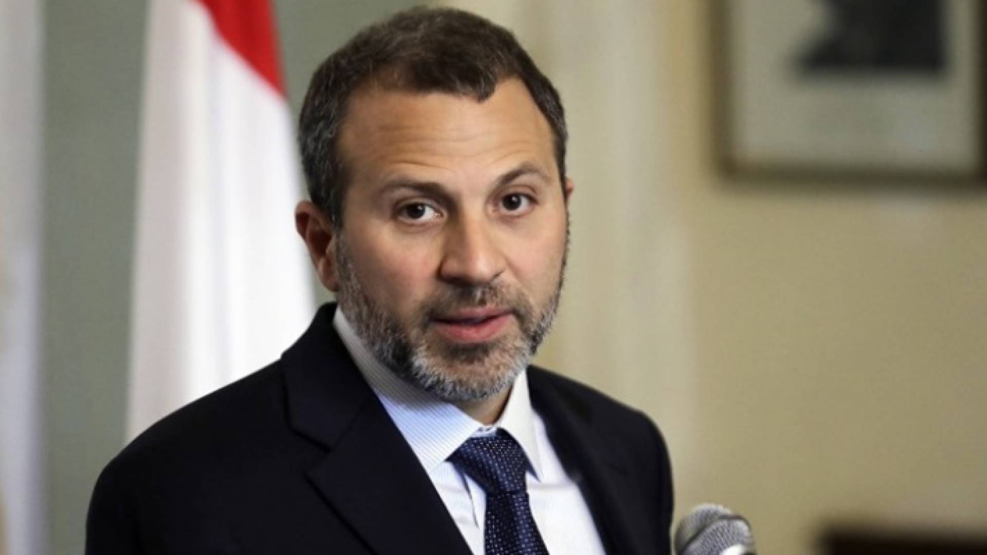 صهر الرئيس ميشال عون يقول إن الوقت ينفد أمام لبنان