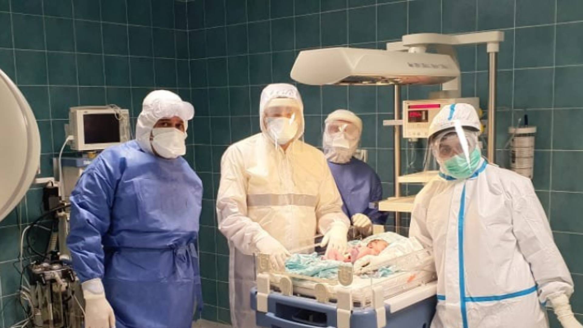 وصفت حالة المريضة والطفل بالجيدة