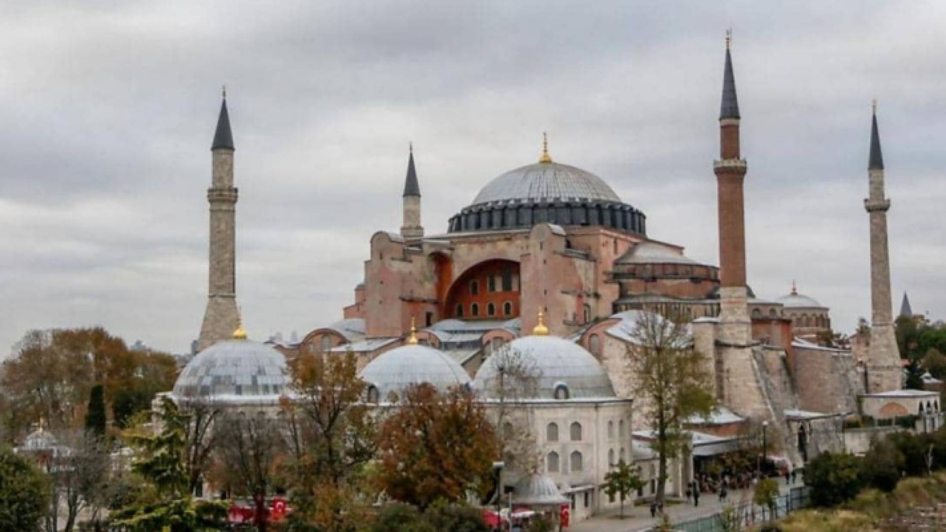 ما هي قصة آيا صوفيا التي أثارت ردودا عالمية واسعة؟