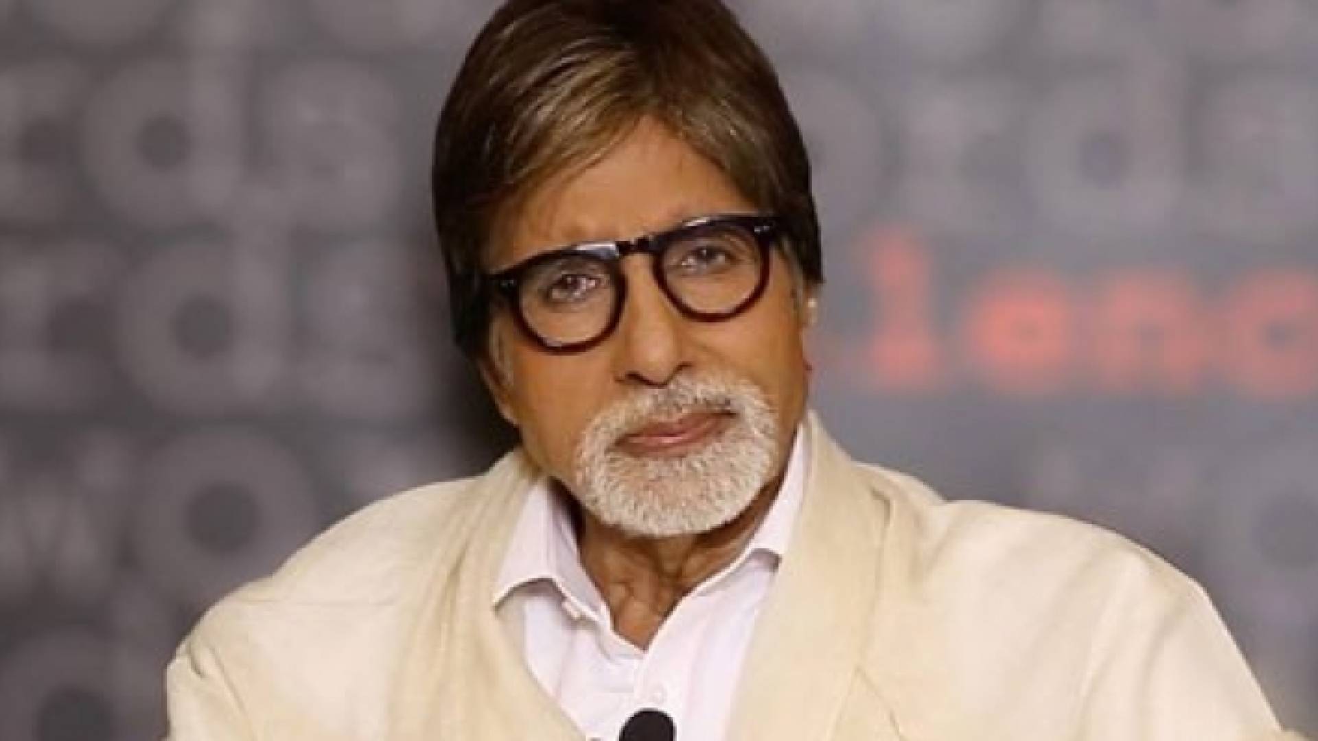 الممثل الهندي الشهير اميتاب باتشان