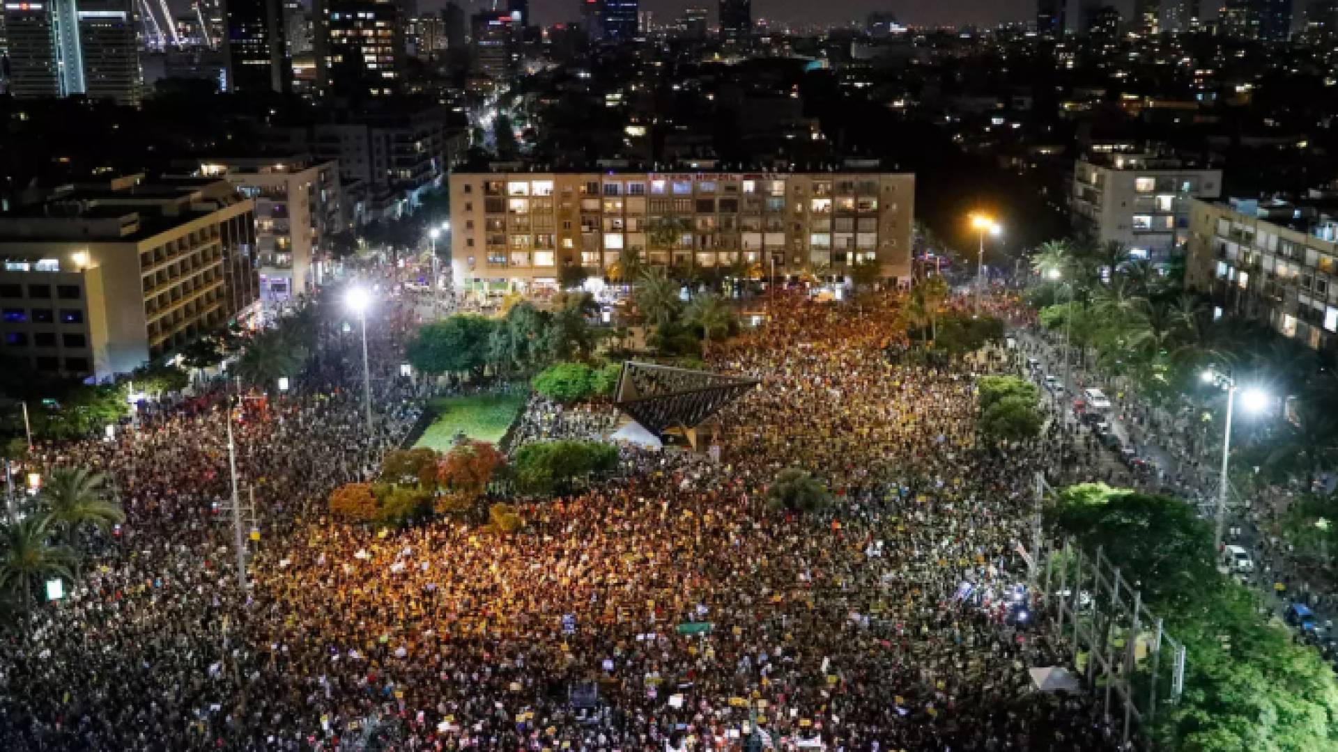 آلاف المستوطنون يتظاهرون احتجاجا على تعامل الحكومة مع تداعيات أزمة كورونا