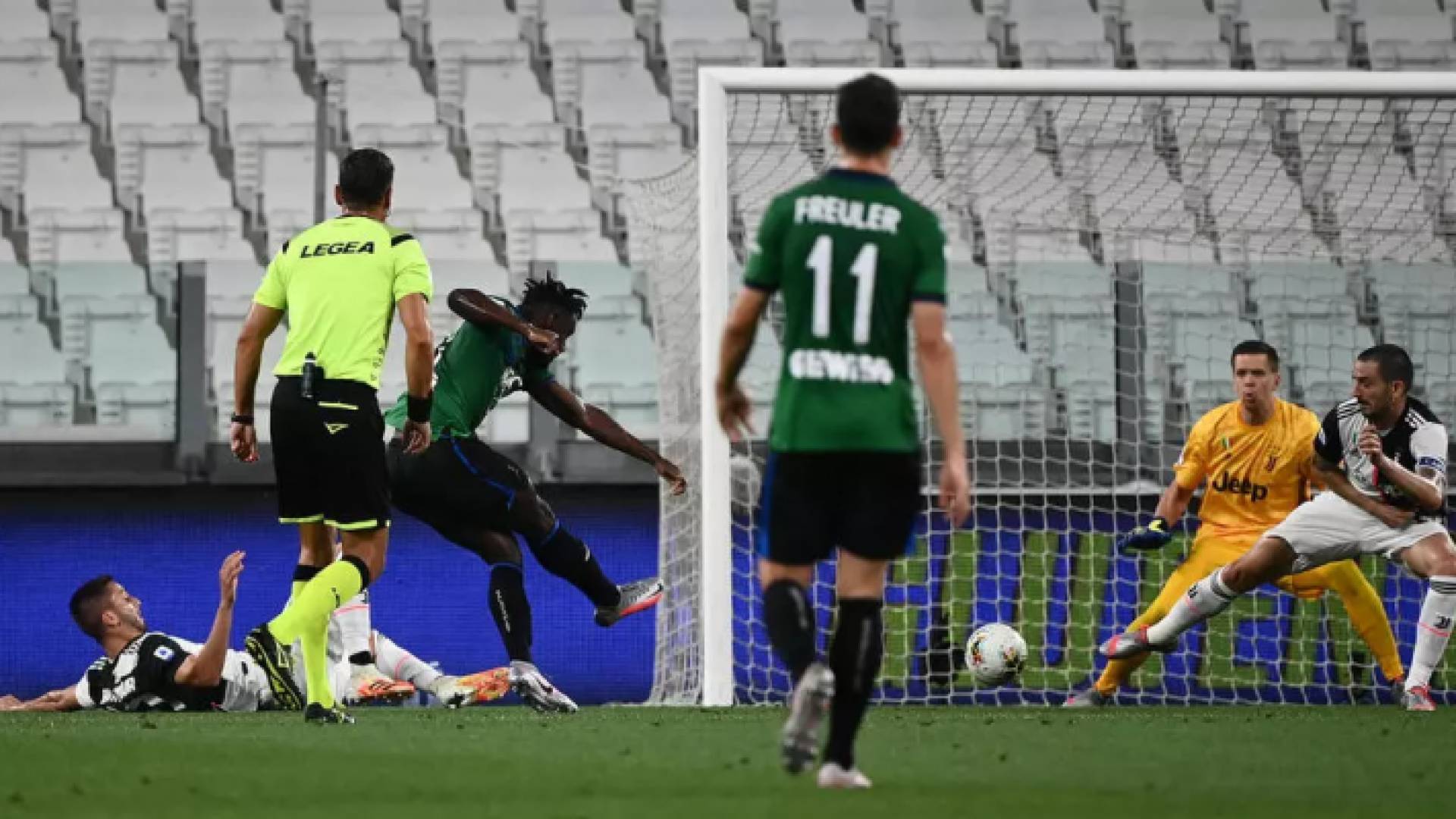 الكولومبي دوفان زاباتا يسجل الهدف الاول لاتالانتا في شباك يوفنتوس