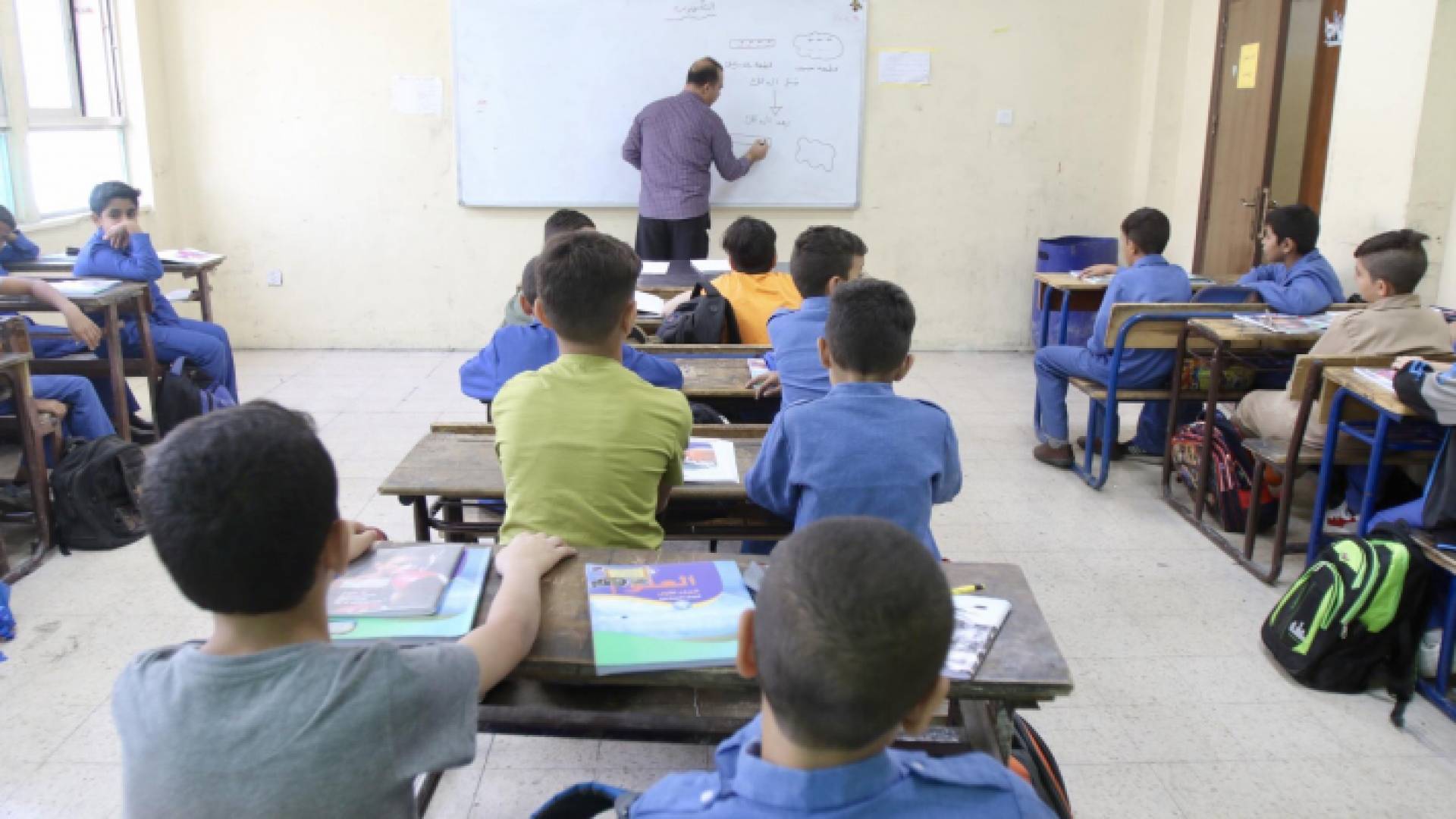 طلبة في الغرفة الصفية - ارشيفية