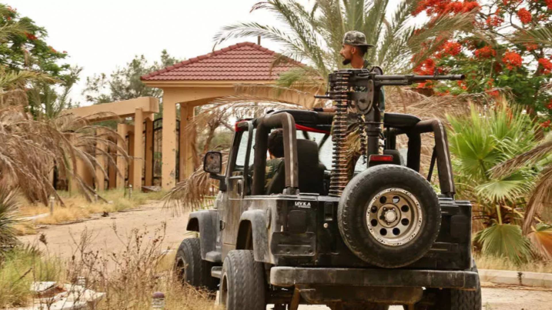 في خرق لحظر الأسلحة الذي تفرضه الأمم المتحدة في ليبيا