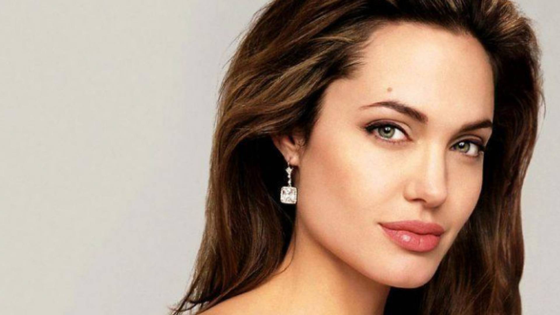 الممثلة الأمريكية أنجلينا جولي