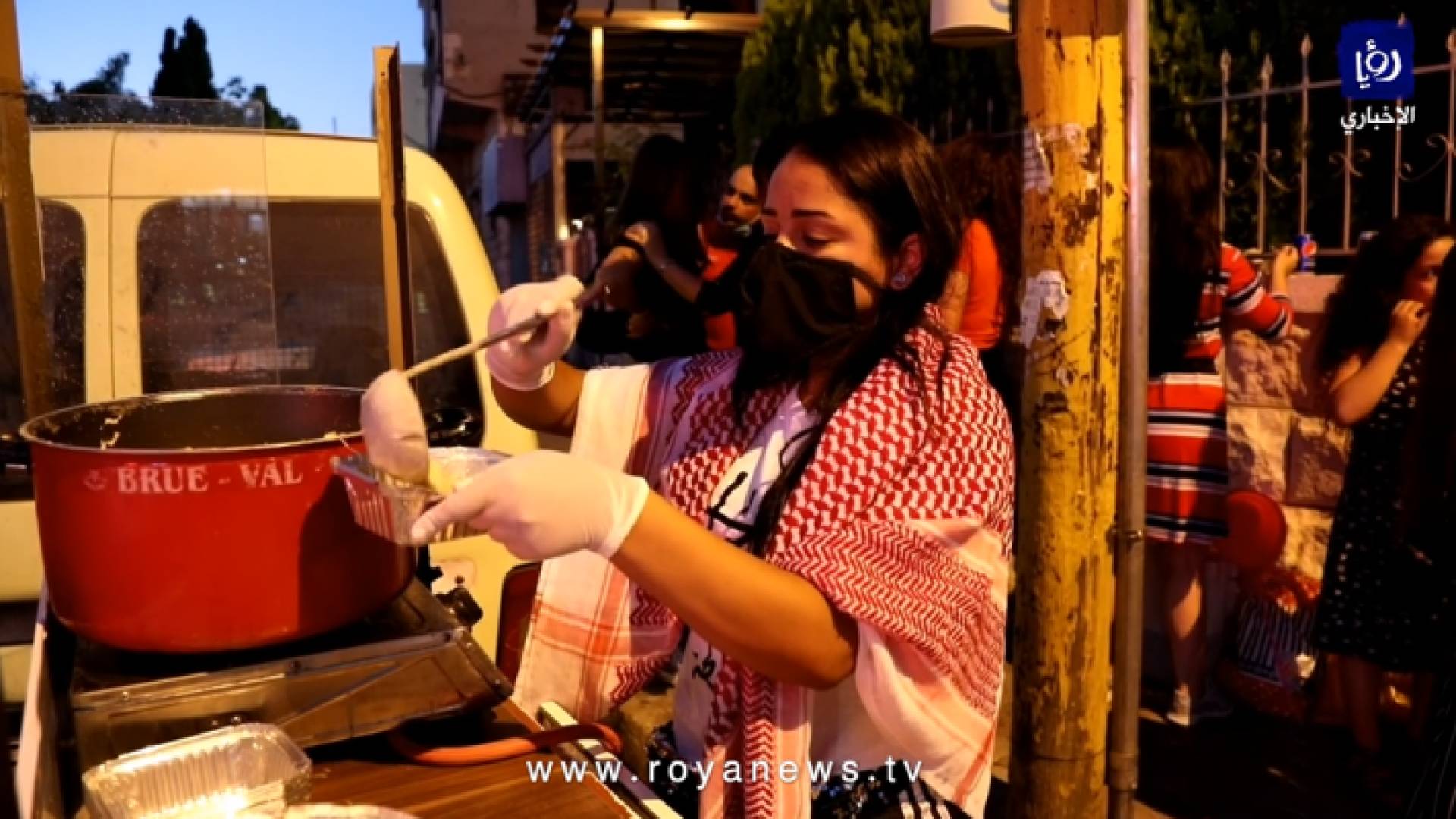 شقيقتان أردنيتان وجدتا في "الرشوف" رزقا لهما بعدما فقدتا عملهما بسبب كورونا