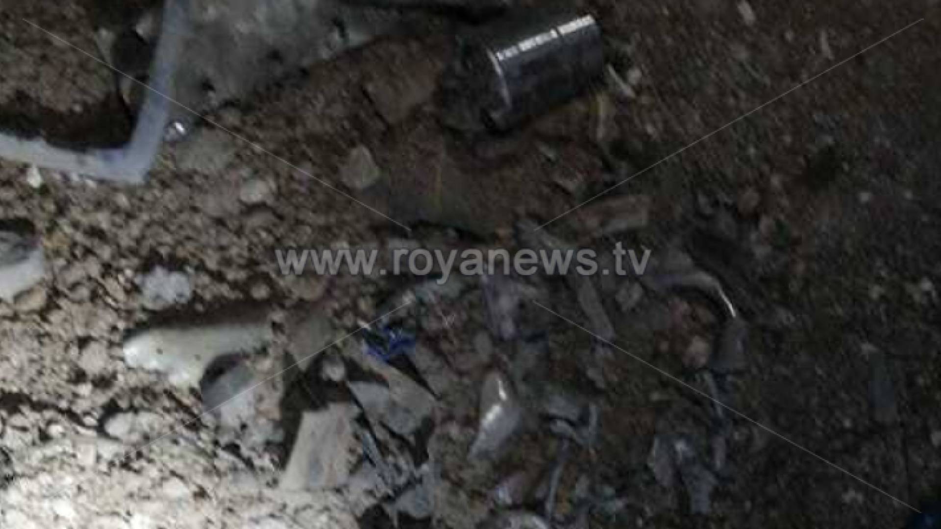 بقايا القذيفة التي سقطت في اربد مساء الاثنين ويعتقد انها من خارج الحدود