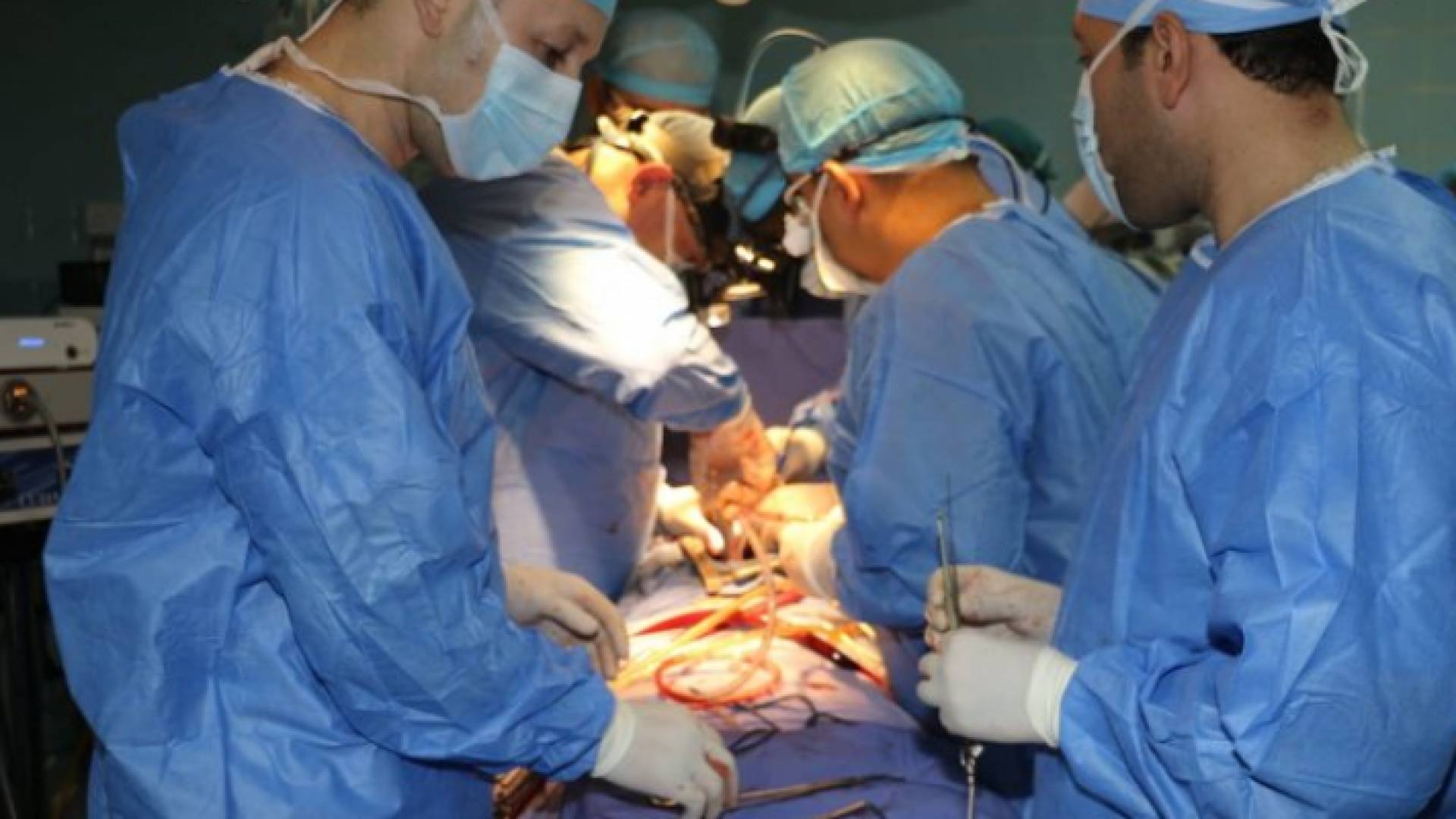 زراعة قلب - ارشيفية