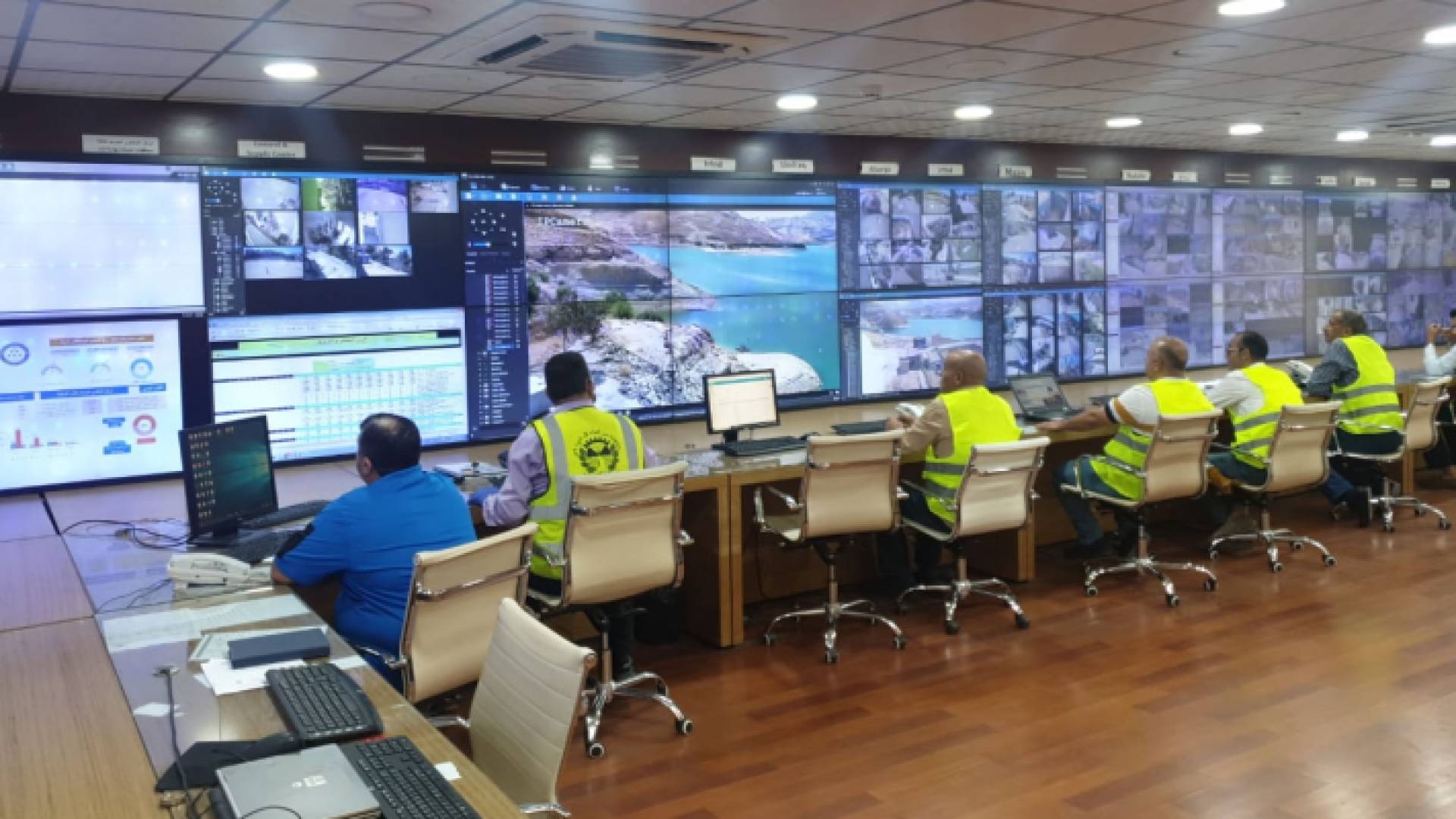 من خلال عملية المراقبة