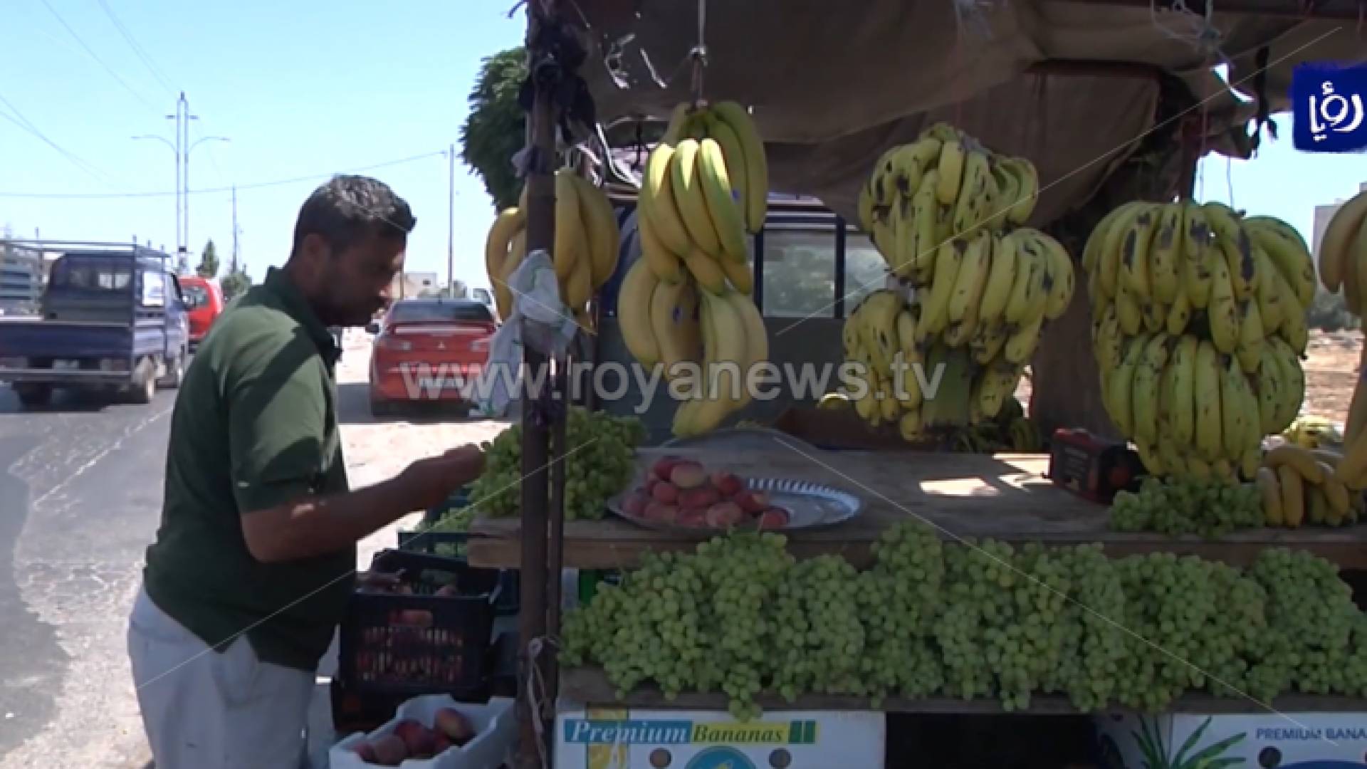 الباعة المتجولون.. منع أم تنظيم؟