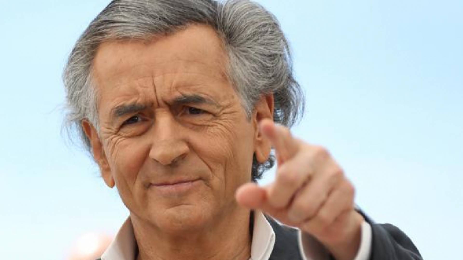 الصحفي الفرنسي المثير للجدل برنار هنري