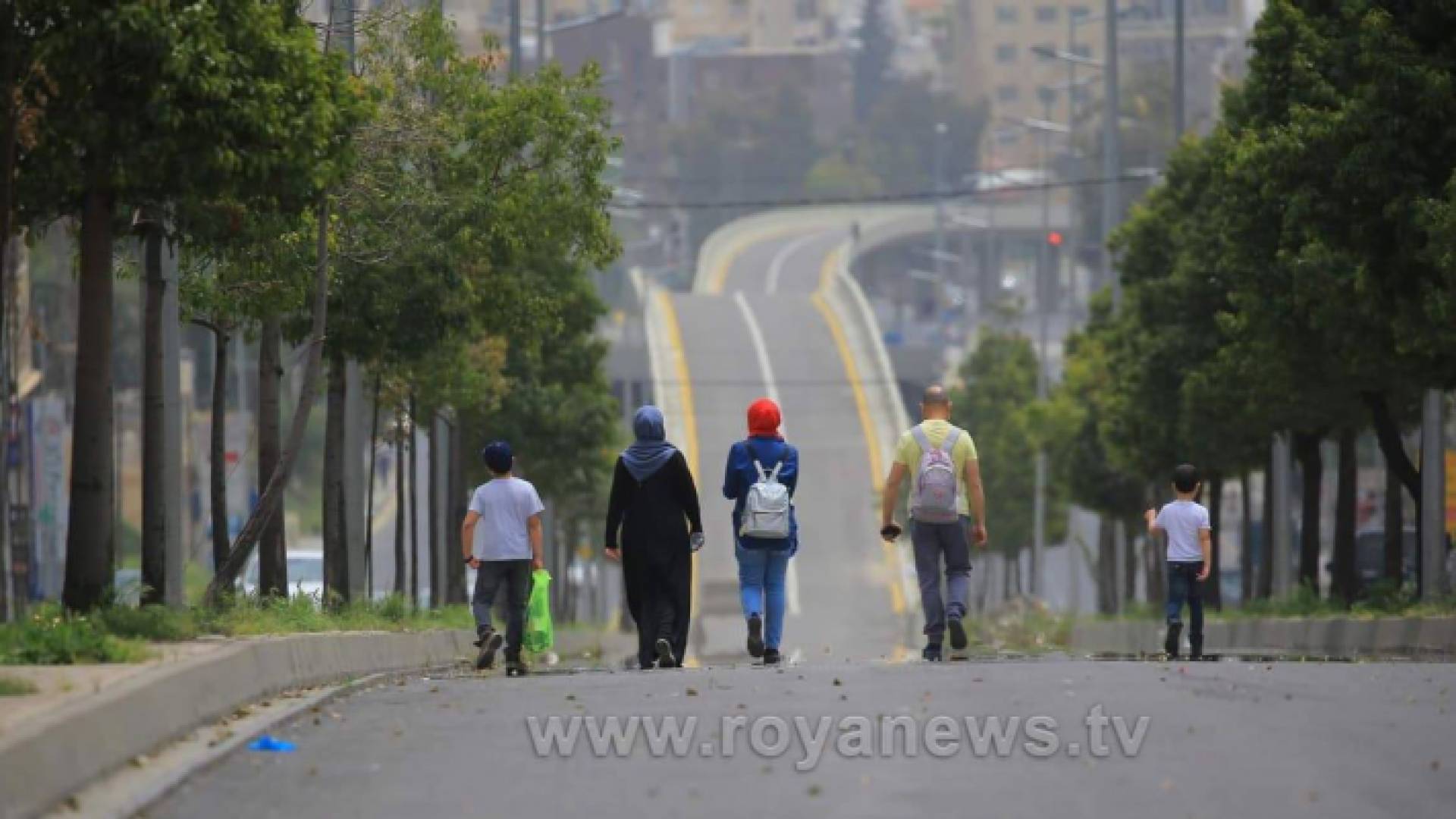 الصور من إحدى مسارات الباص السريع