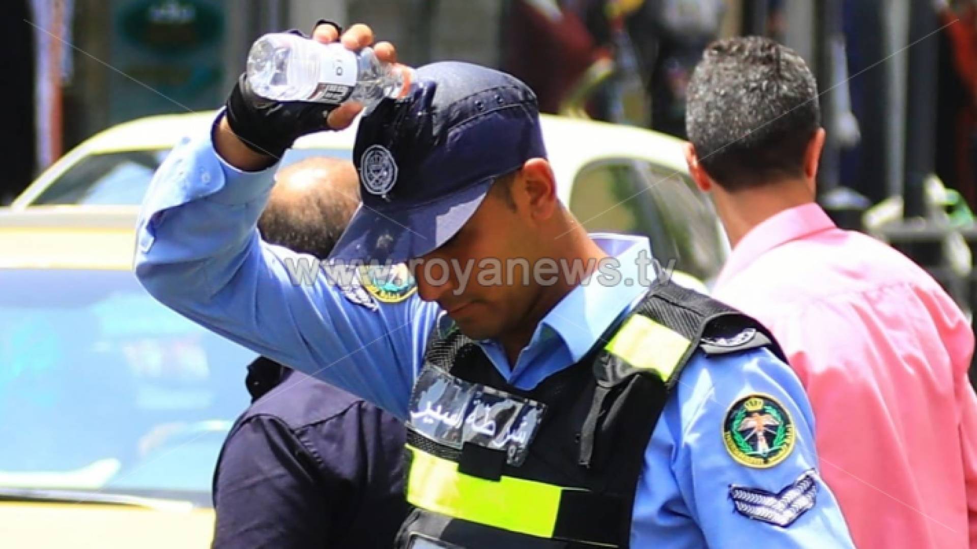 زخات رعدية من المطر بالتزامن مع الموجة الحارة