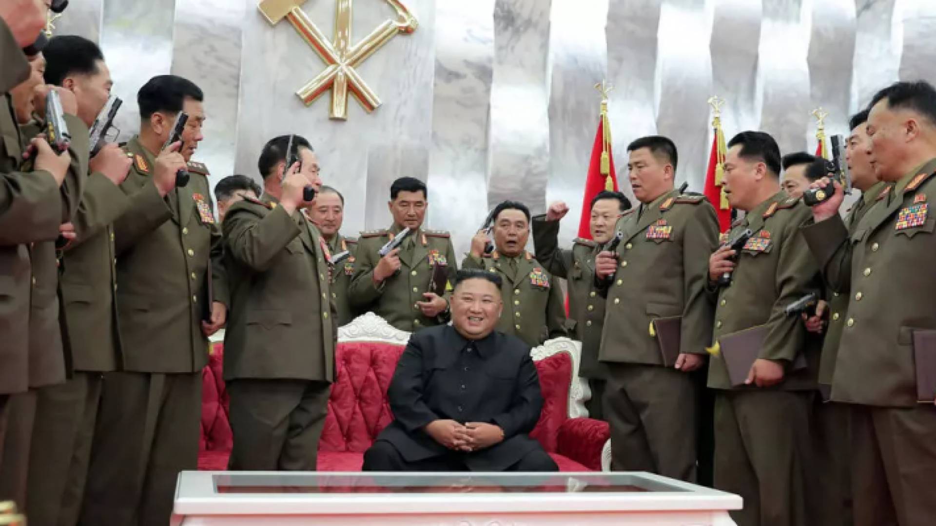 الزعيم الكوري الشمالي كيم جونغ