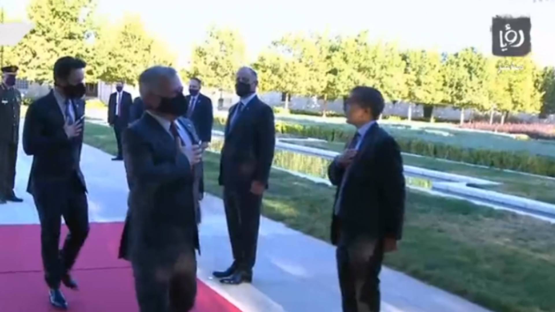 الملك يشارك جموع المصلين أداء صلاة عيد الأضحى