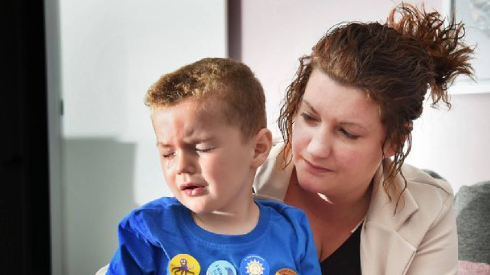 طفل أسكتلندي مهدد بفقدان بصره بسبب معقم اليدين