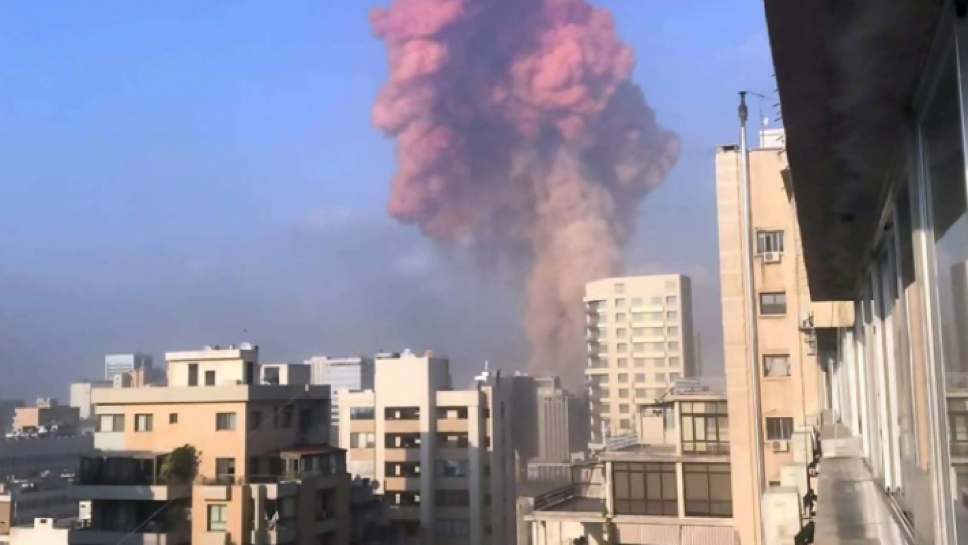 من موقع الانفجار