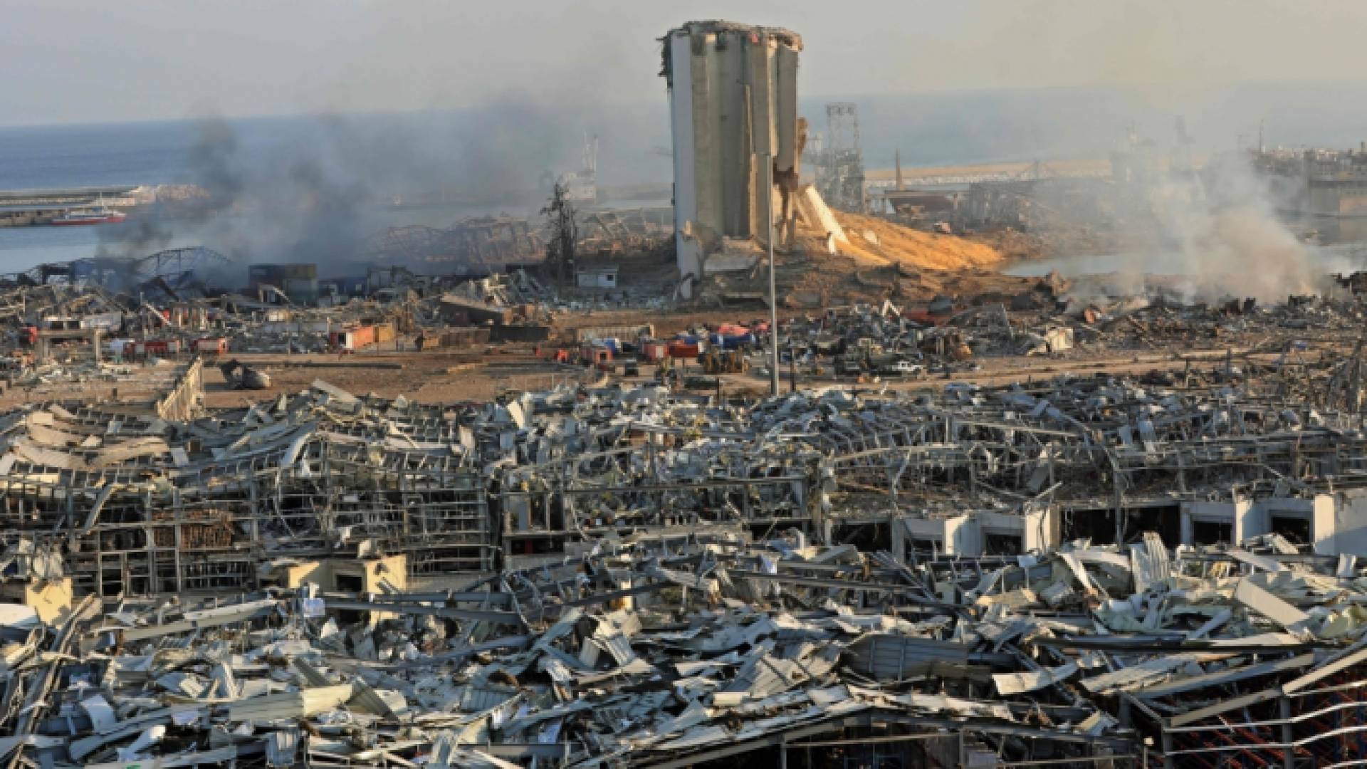 من الانفجار