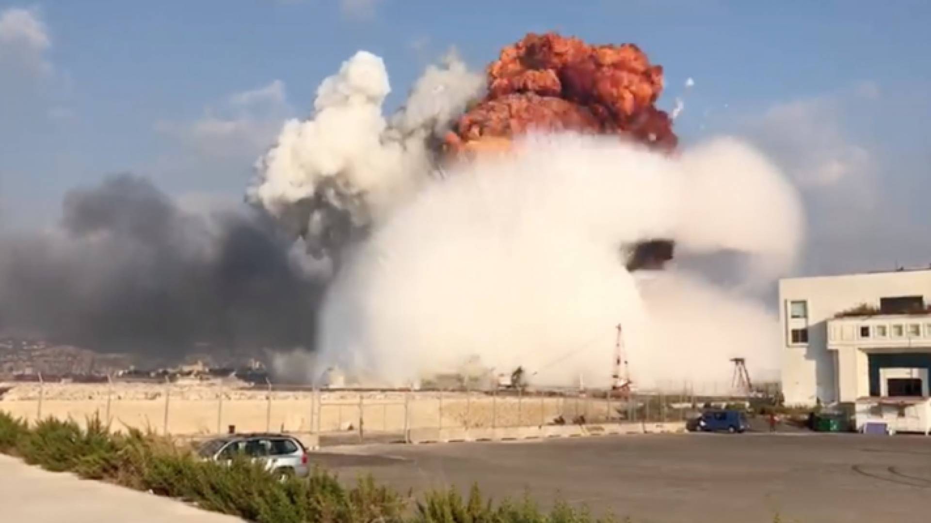 الصورة من الانفجار