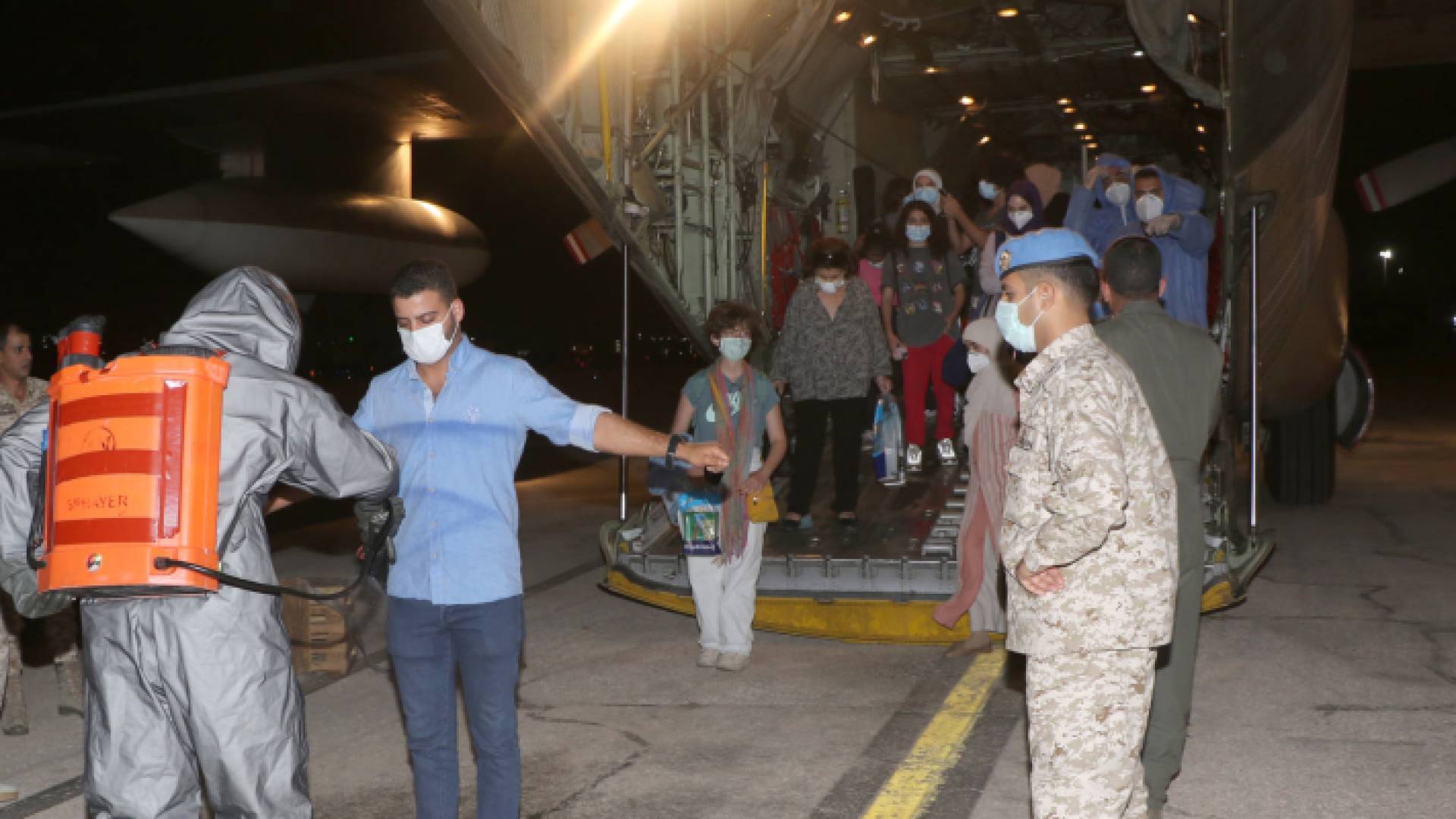 طائرة أردنية قادمة من بيروت تقل 40 أردنيا تصل مطار ماركا