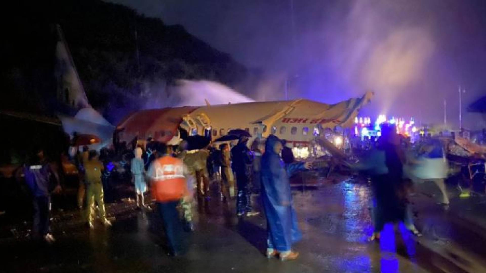 من موقع تحطم الطائرة