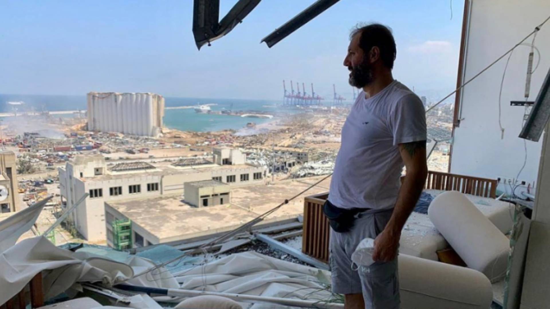 عادل كرم بعد تدمير منزله