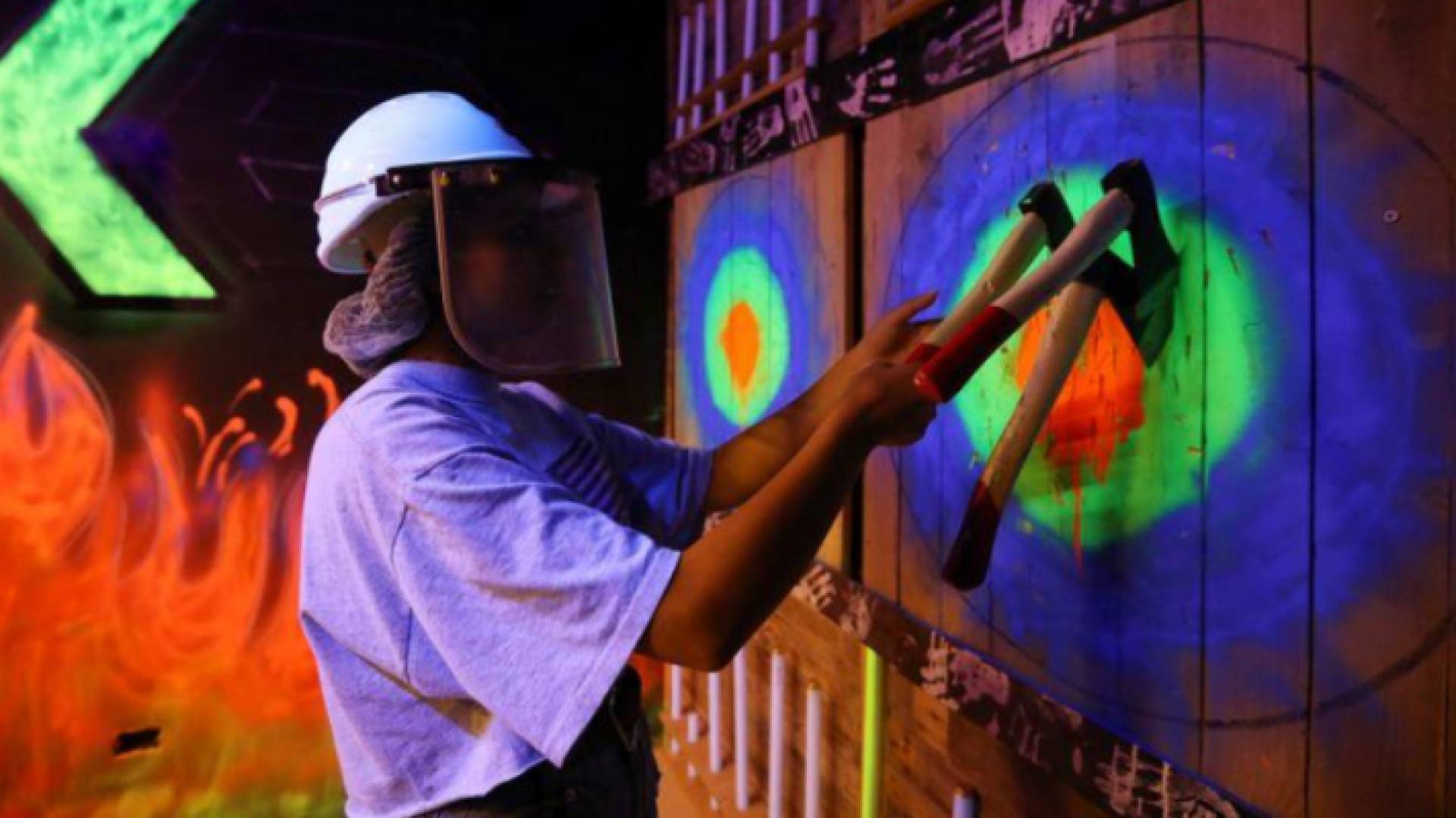 لعبة رمي الفؤوس