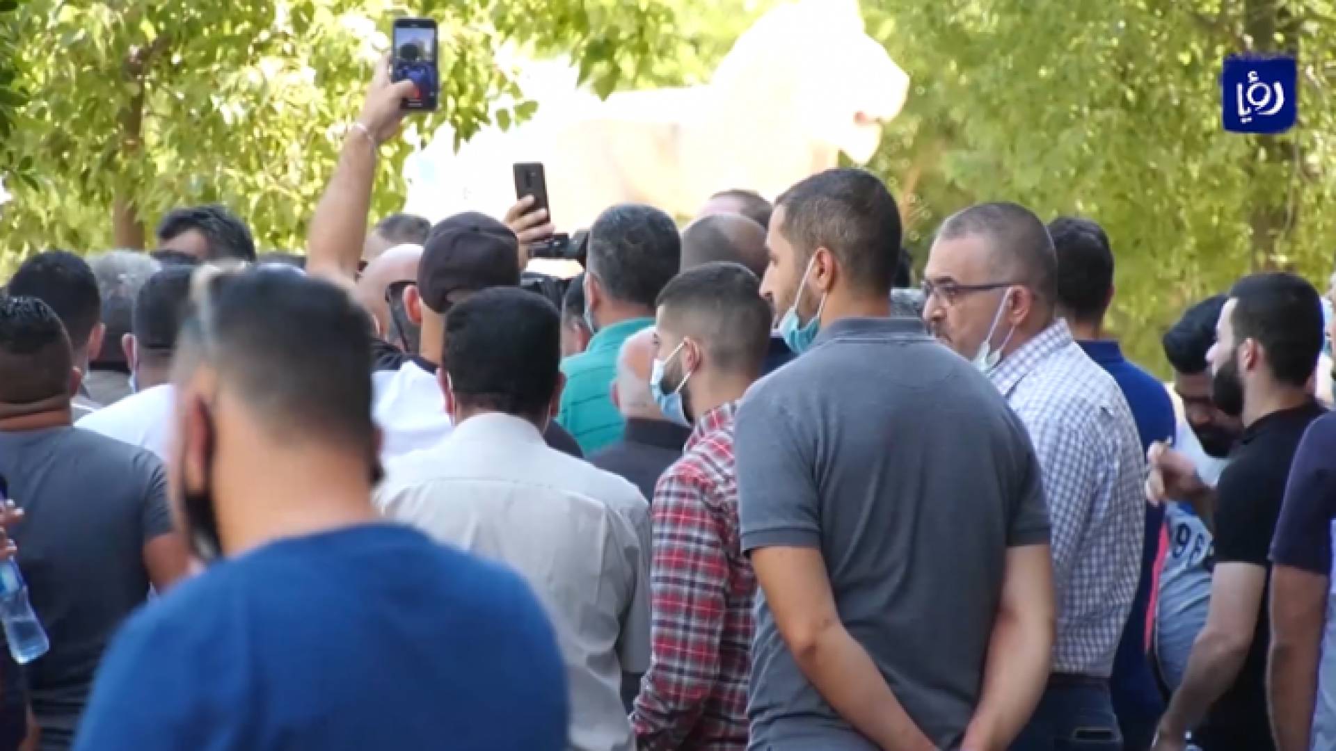 يمنع التجمعات بحسب قانون الدفاع