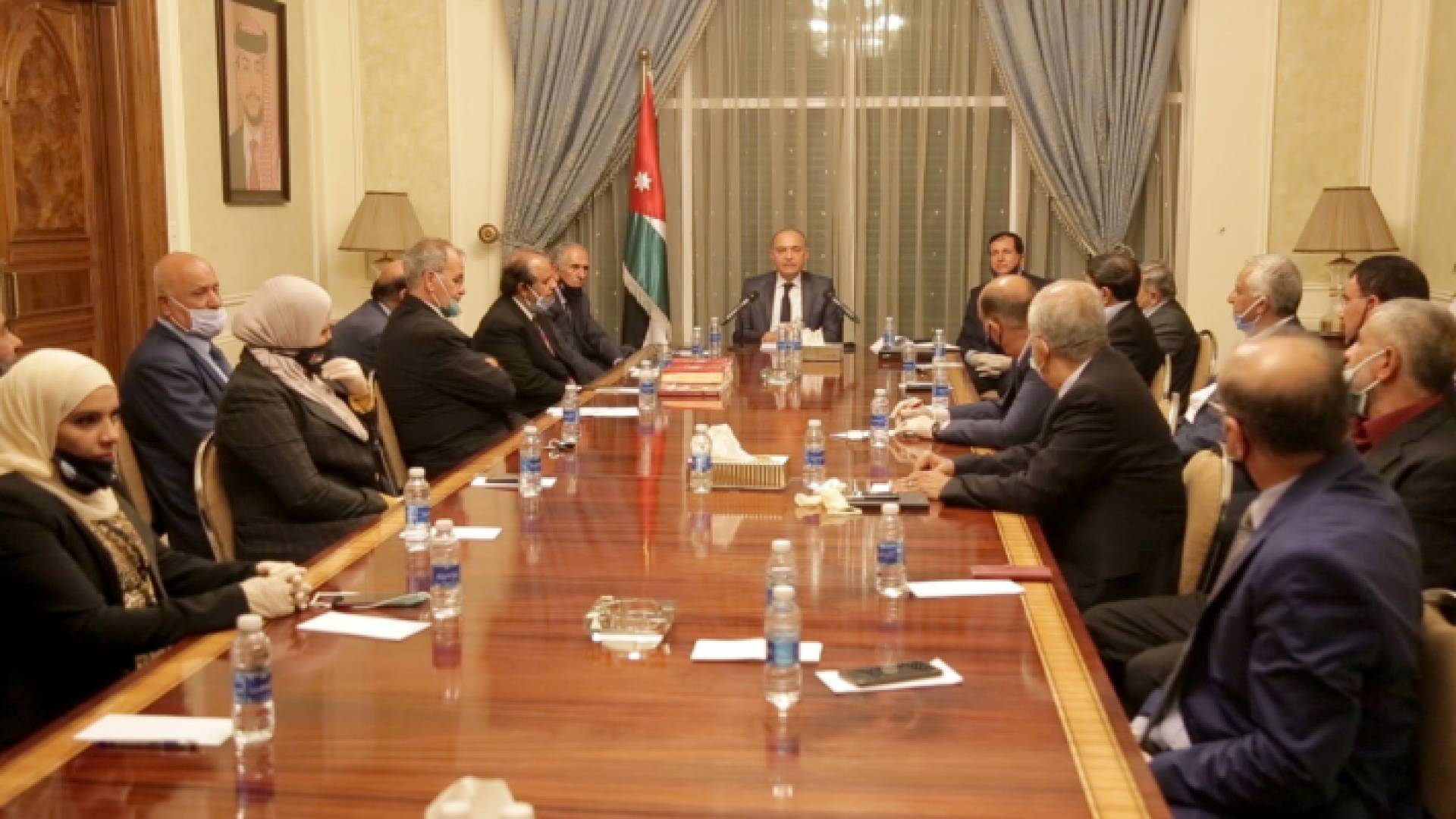 العضايلة: الملك يوجه الحكومة دائما لتحسين مستوى معيشة المتقاعدين العسكريين