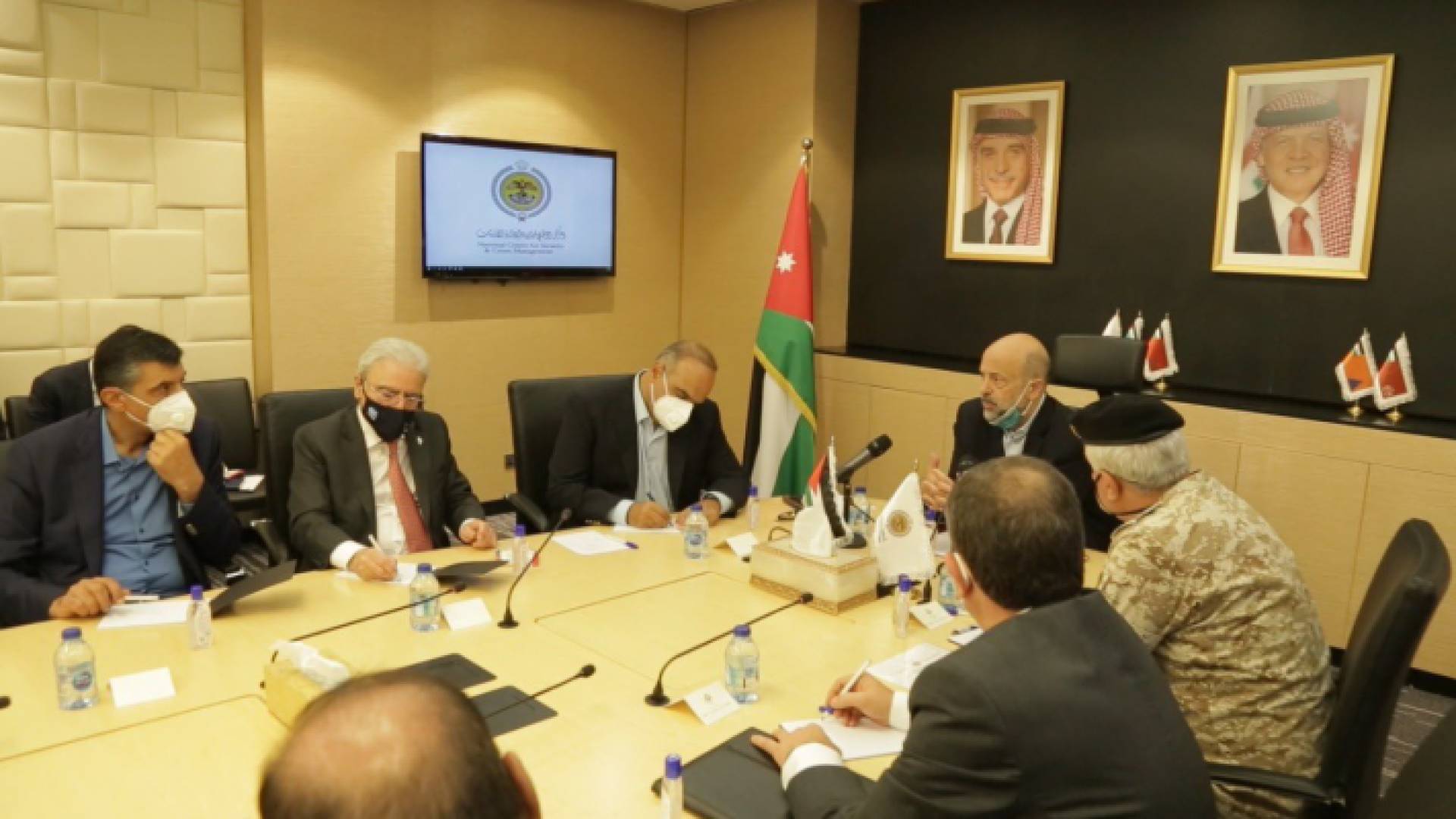 من الاجتماع