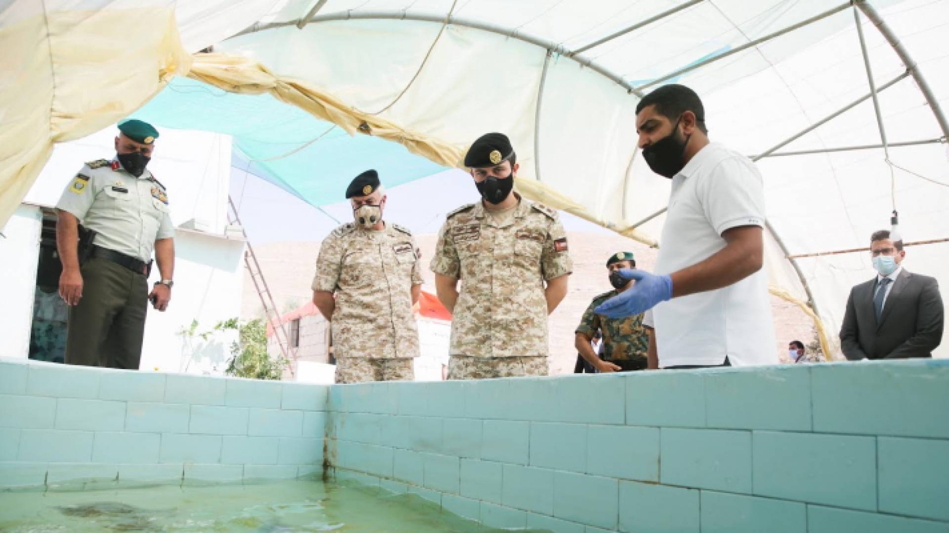 ولي العهد يتفقد مشروعا إنتاجيا بلواء ذيبان استفاد من برنامج انهض