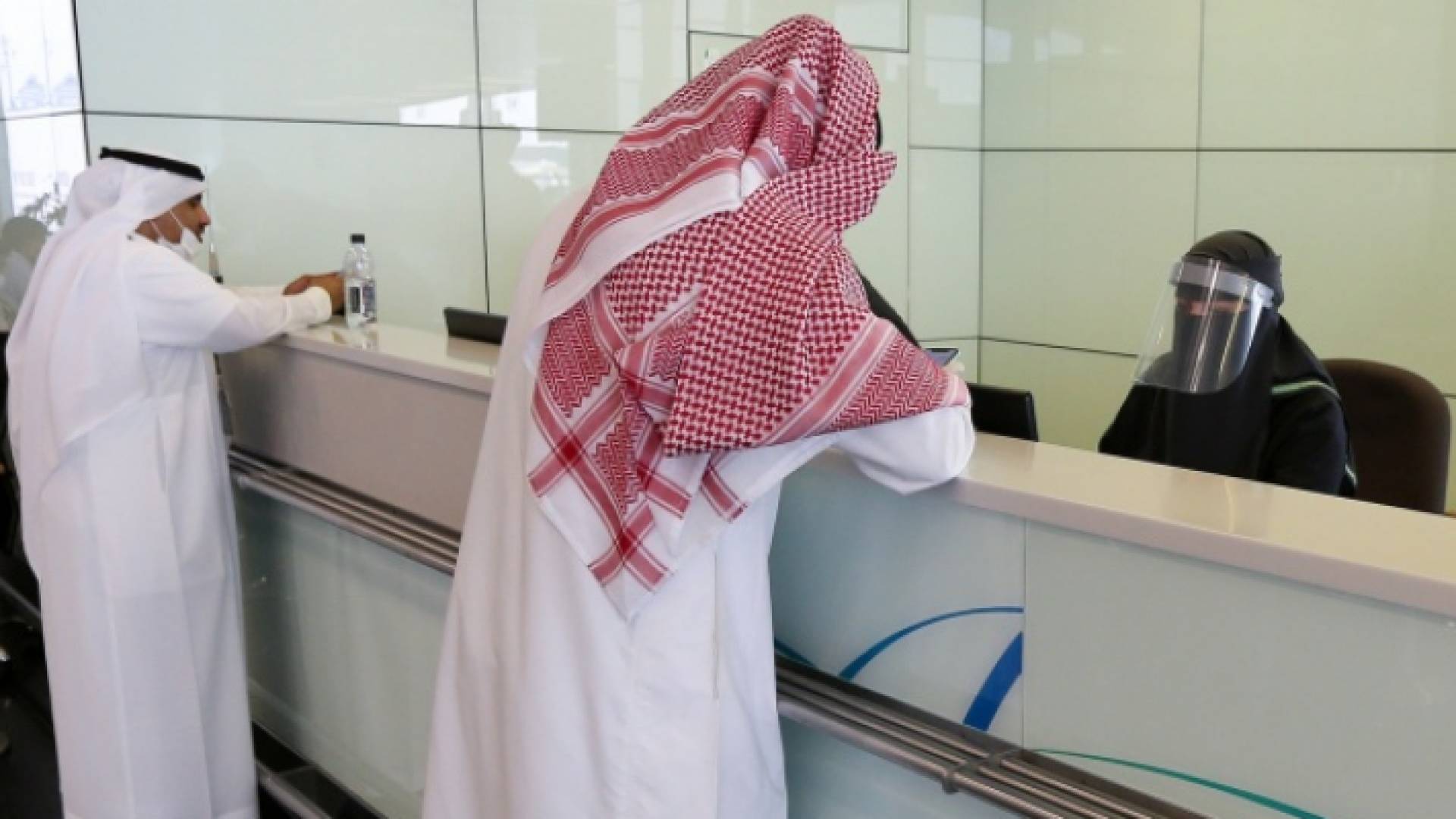 السعودية تحدد موعد عودة موظفي القطاع العام لعملهم