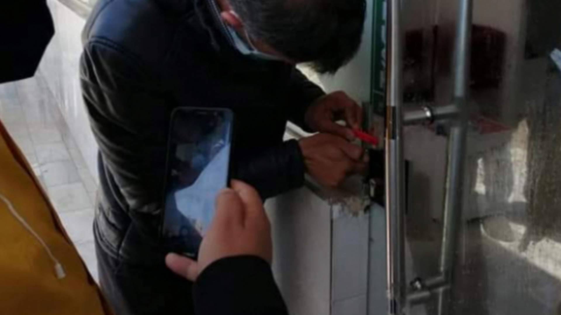 اغلاق 55 منشأة ومخالفة 23 مواطنا أمس لعدم الالتزام بأمر الدفاع 11